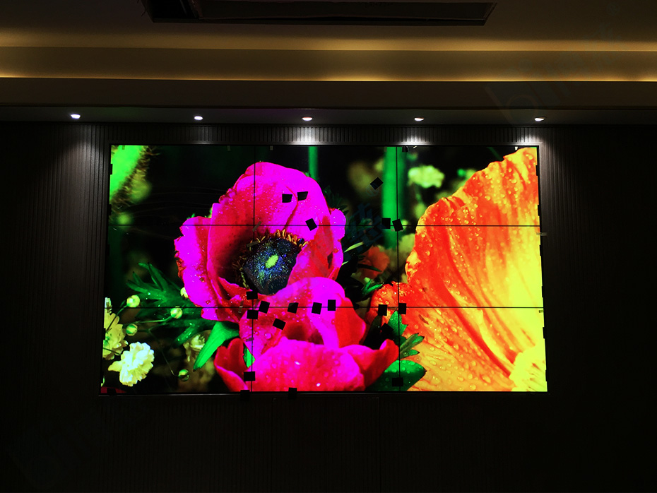 两套3×3液晶拼接电视墙打造浙江杭州凯豪大酒店展示系统平台