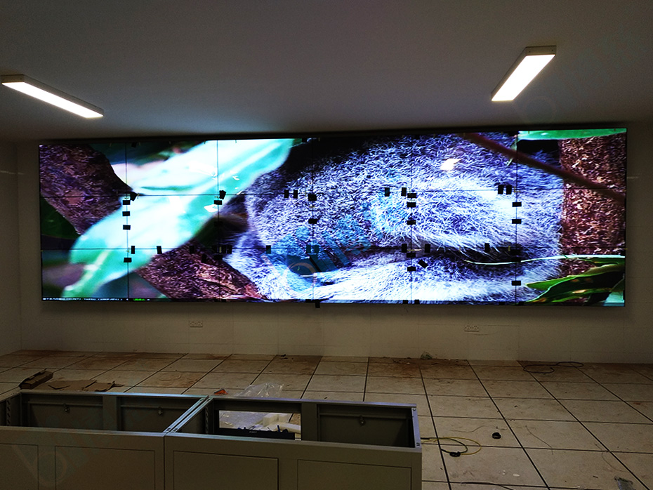 三星3.5mm55寸液晶拼接屏打造江苏苏州助剂股份有限公司