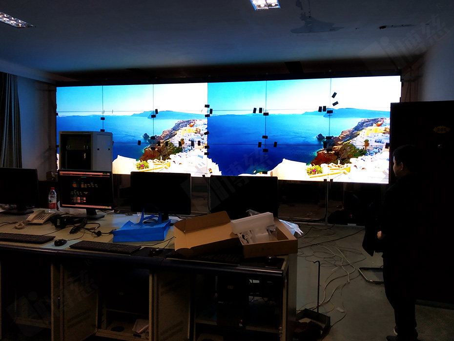 18台三星3.5mm55寸液晶拼接屏入驻江西埃克盛化工材料有限公司
