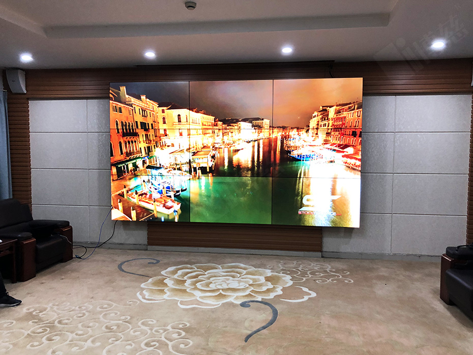 两套三星3.5mm55寸液晶拼接屏入驻熊猫集团