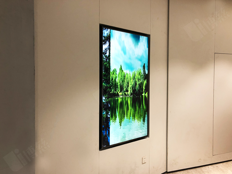 8台博慈大尺寸三星原装数字标牌入驻上海安踏总部