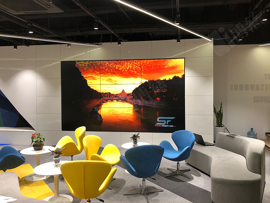 三星液晶拼接屏伫立国家级科技企业孵化器展示中心