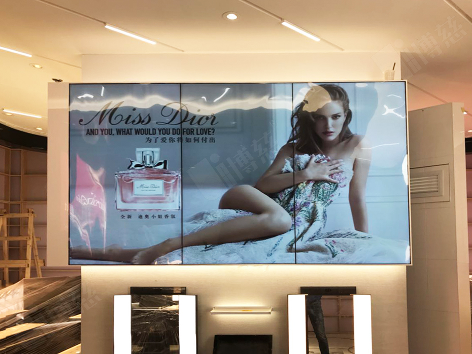 三星55寸液晶拼接屏进驻江苏南京大洋百货Dior品牌旗舰店