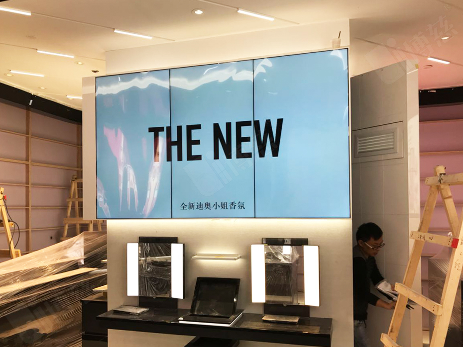 三星55寸液晶拼接屏进驻江苏南京大洋百货Dior品牌旗舰店